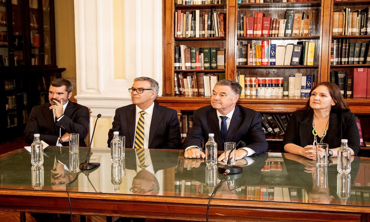 Observatorio de Gobernanza UDLA entrega resultados de la Segunda Encuesta de Democracia y Seguridad Pública 2025