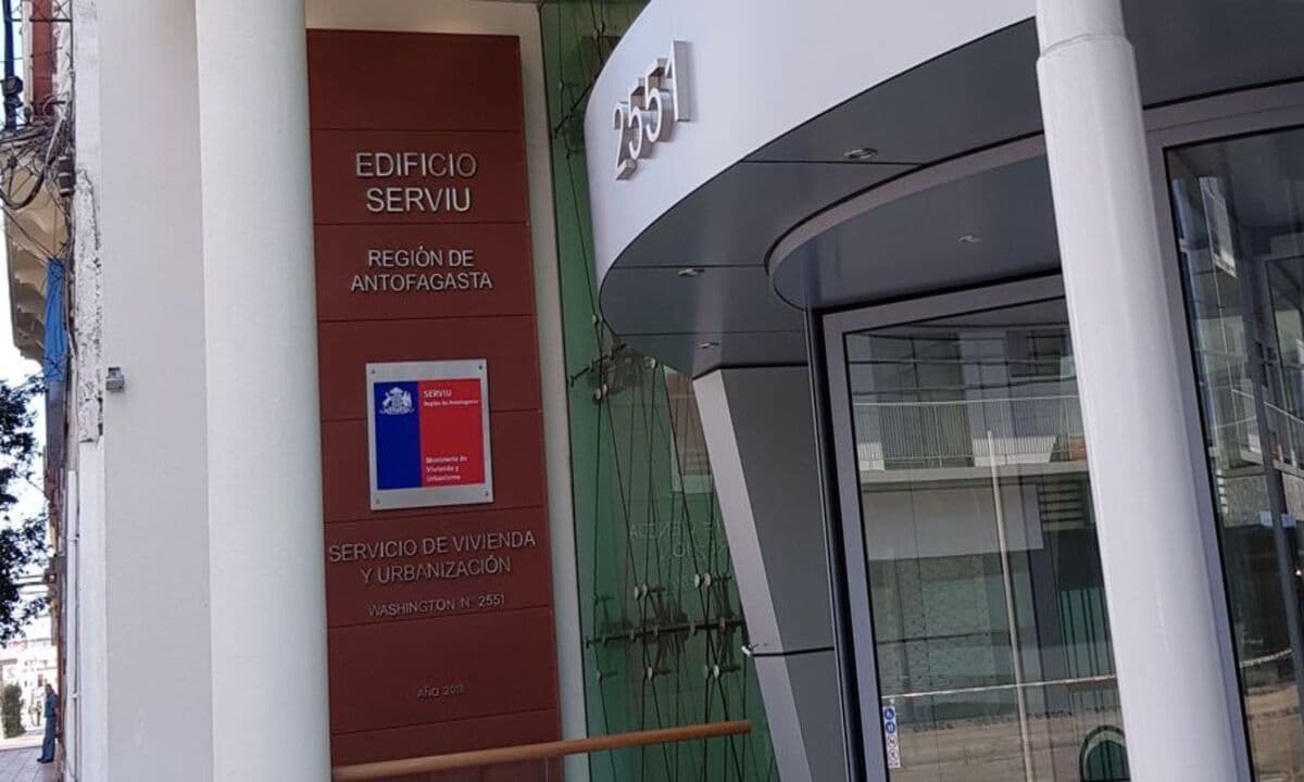 Funcionario cuestiona constitucionalidad de norma sobre término de contratas en el sector público