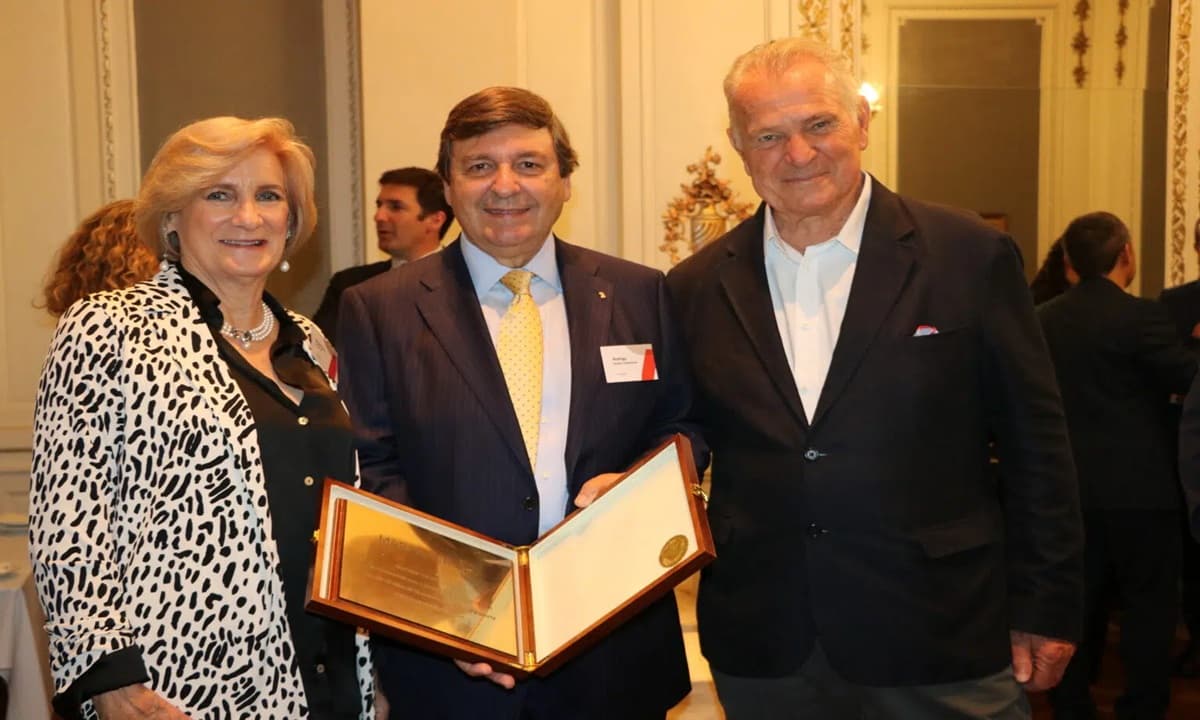 Homenaje a Rodrigo Velasco Santelices por sus 50 años de trayectoria