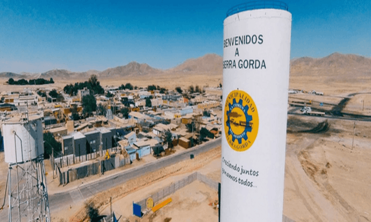 Tribunal de Contratación Pública anula licitación de áreas verdes en Sierra Gorda por irregularidades