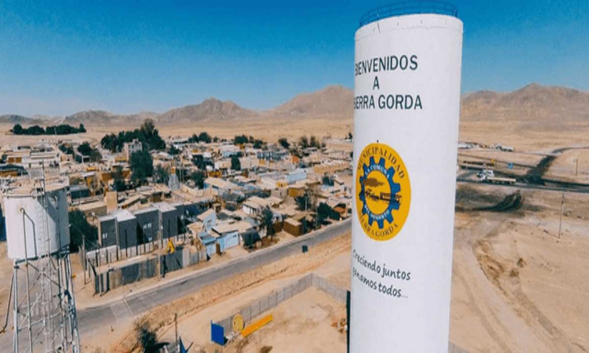 Tribunal de Contratación Pública anula licitación de áreas verdes en Sierra Gorda por irregularidades