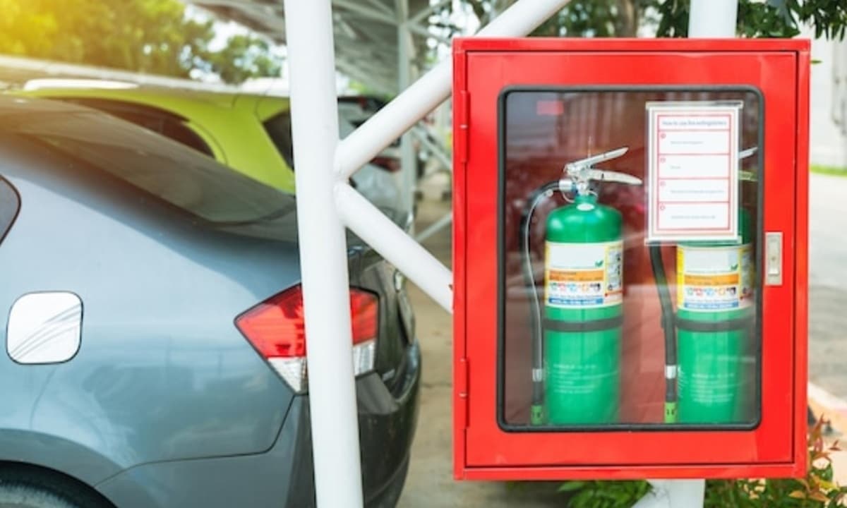 Proyecto de ley busca implementar medidas de seguridad contra incendios de vehículos eléctricos