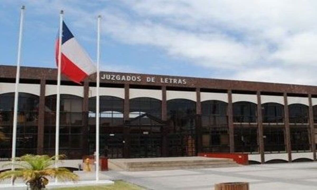 Corte Suprema confirma abandono del procedimiento en demanda contra el Fisco por asignación de estímulo profesional