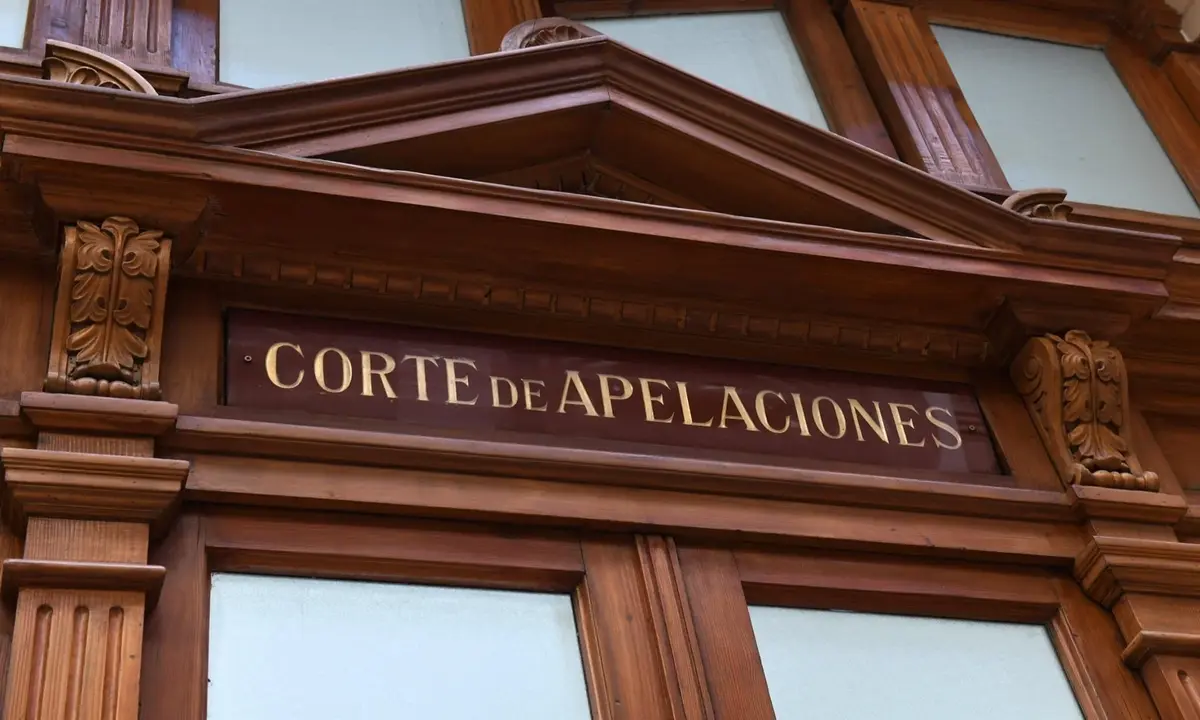 Corte de Santiago condena al Fisco por prisión preventiva injustificada y fija indemnización por daño moral