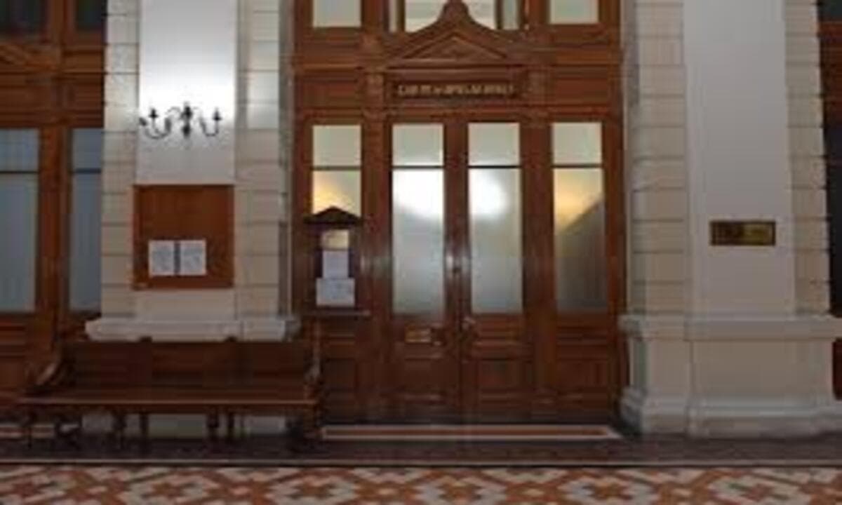 Corte de Santiago confirma multa a Almacenes París por falta de información a consumidores durante pandemia