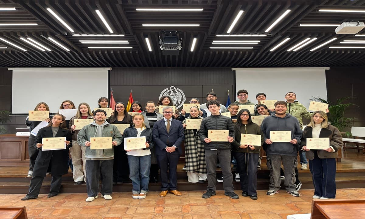 Estudiantes de Derecho UDD realizaron pasantía internacional en la Universidad Complutense de Madrid