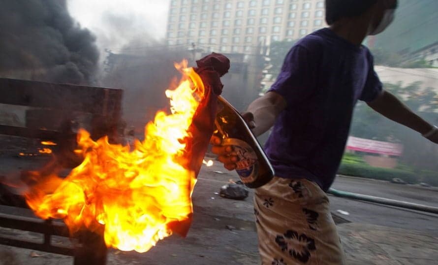 Corte Suprema condena por lanzamiento de bombas molotov en Santiago