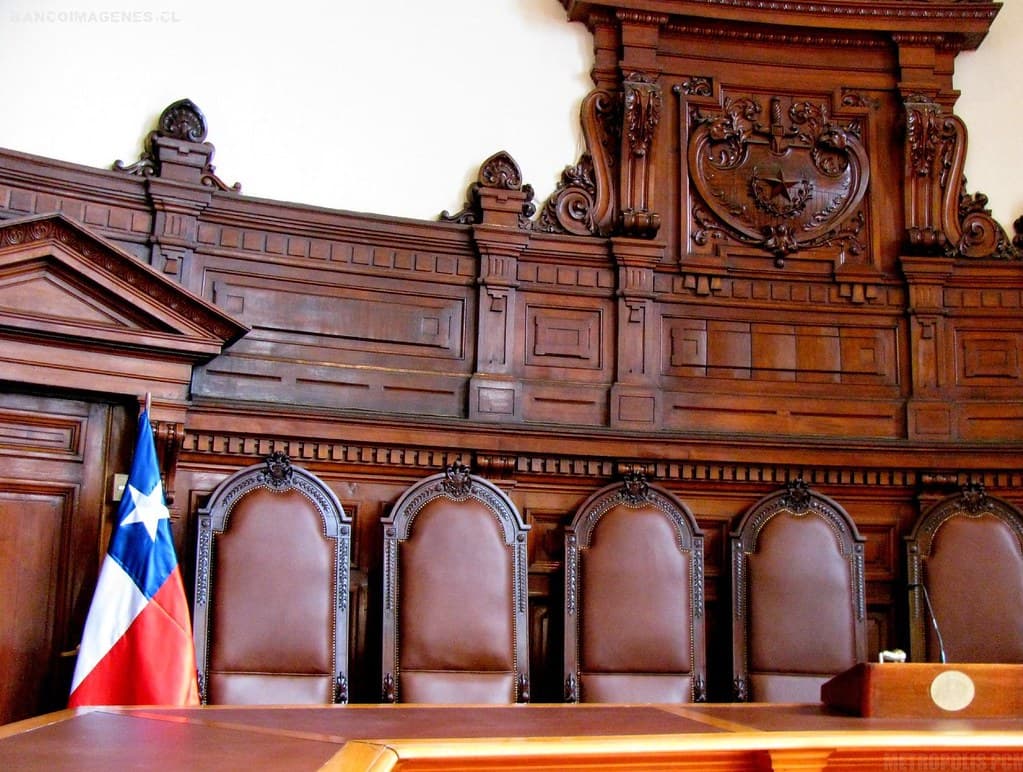 Corte Suprema informa proyecto que sanciona delitos cometidos en el extranjero con uso abusivo de beneficios migratorios y advierte dudas sobre su alcance