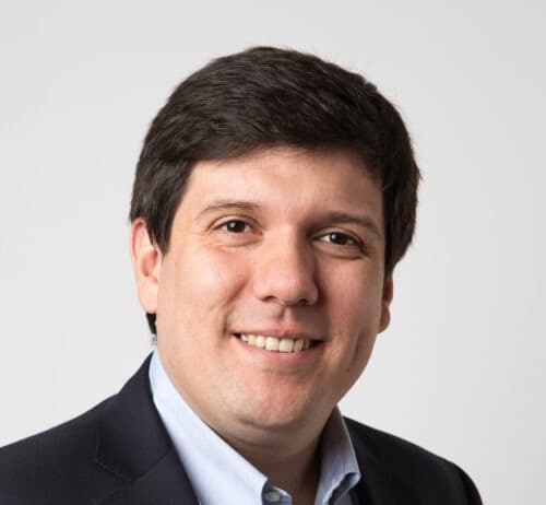 Proyecto de ley para la reconstrucción nacional y el desarrollo económico y social, por Nicolás Alvarado