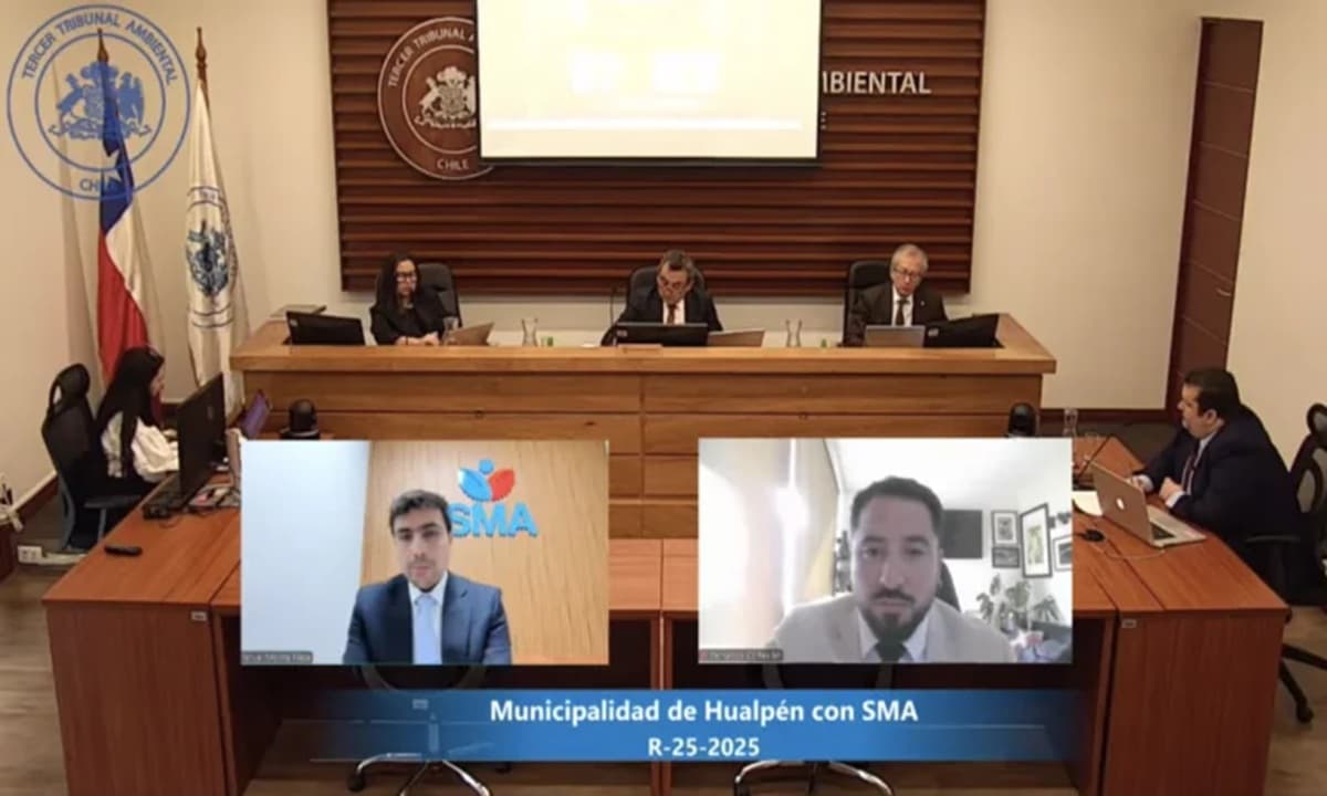 Tercer Tribunal Ambiental revisa reclamación de Municipio de Hualpén contra SMA tras sanciones a titular de vertedero en zona de humedal