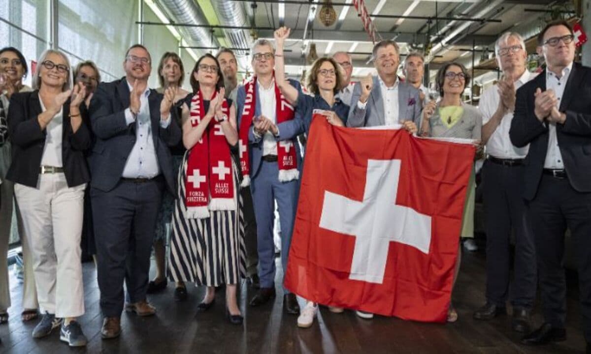 Suiza referéndum población 10 millones de habitantes