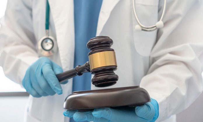 Tribunal argentino descarta responsabilidad de autoridad sanitaria por ruptura de prótesis mamarias si no existían alertas sobre sus riesgos