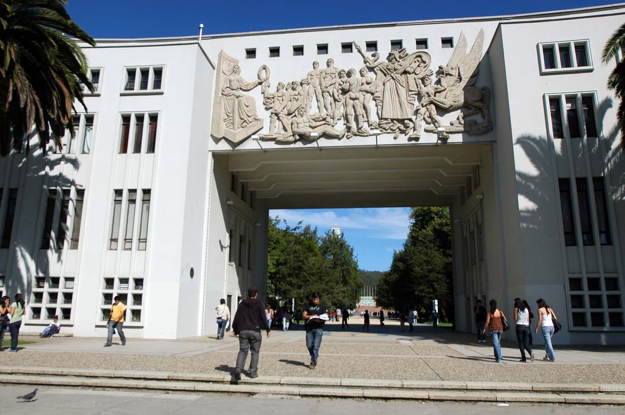 Universidad de Concepción distingue como Profesor Emérito al abogado Sergio Carrasco