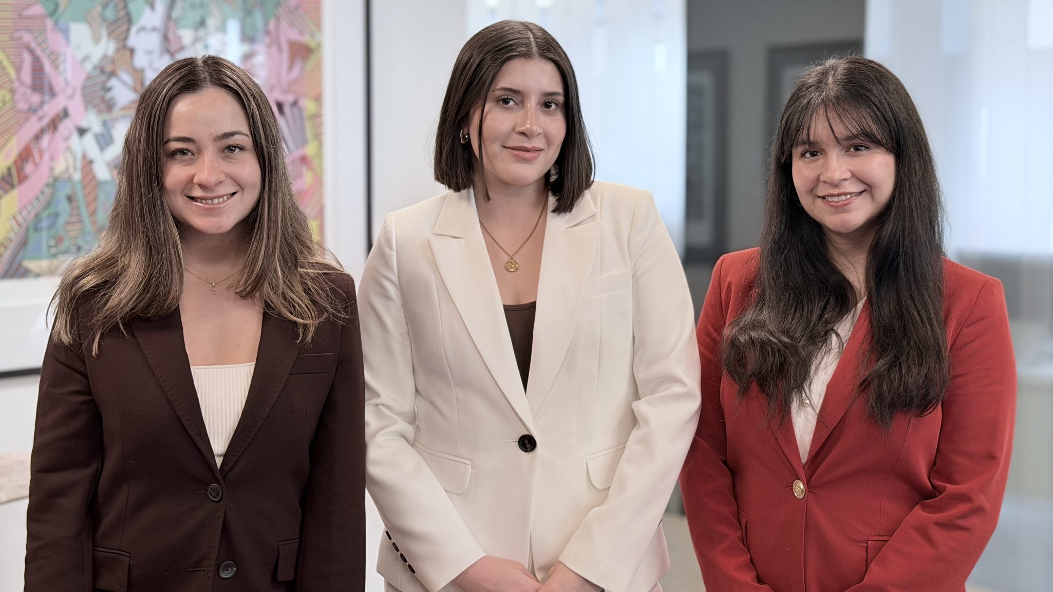 Berríos Palavecino Abogados contrata a las tres integrantes de su primer ciclo de pasantías