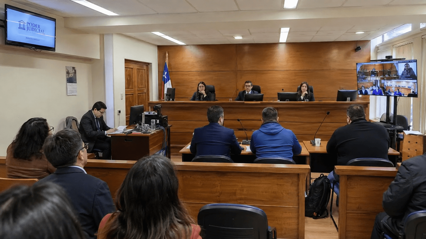 Condena previa prevalece sobre certificado sin anotaciones para negar atenuante penal