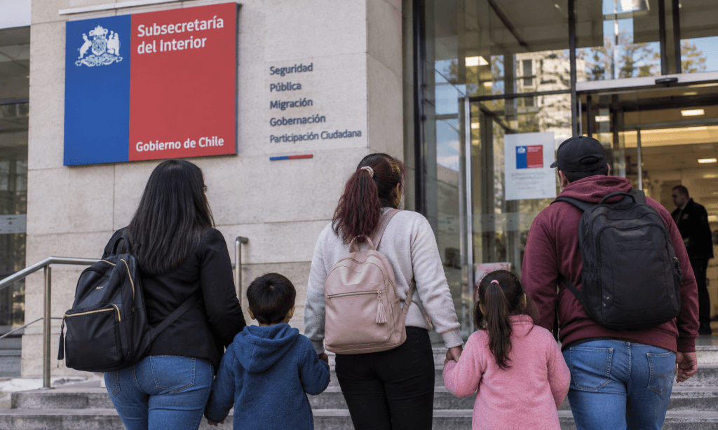Corte de La Serena ordena a Subsecretaría del Interior resolver solicitudes de regularización migratoria pendientes