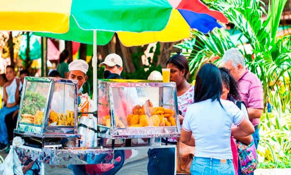 Justicia ecuatoriana fija criterios para incautar mercadería perecible a vendedores ambulantes