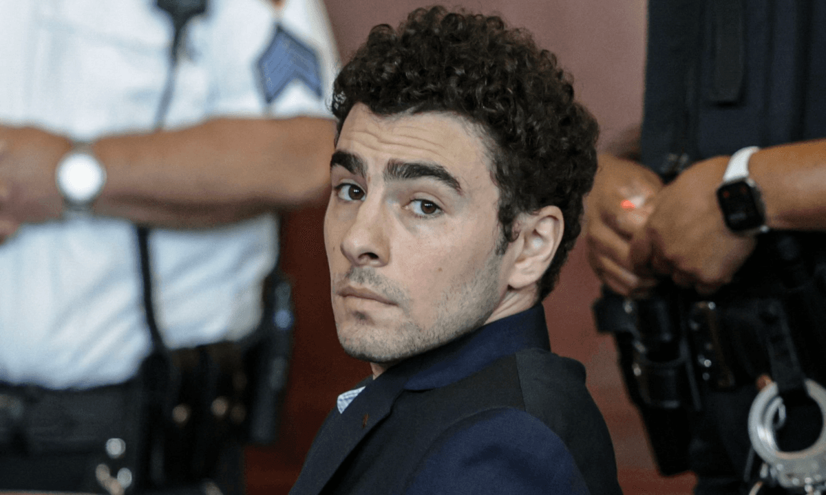 Luigi Mangione se declara culpable en juicio por asesinato de alto ejecutivo de aseguradora de salud